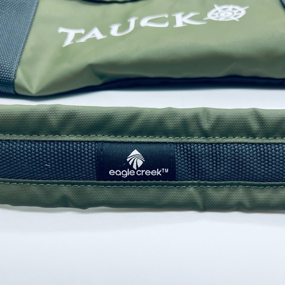 EAGLE CREEK TAUCK ARMY GREEN NO MATTER WHAT SMALL DUFFLE BAG - Picture 7 of 12